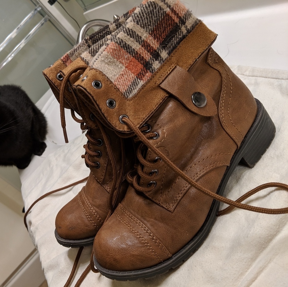 Boots / Can be unfolded